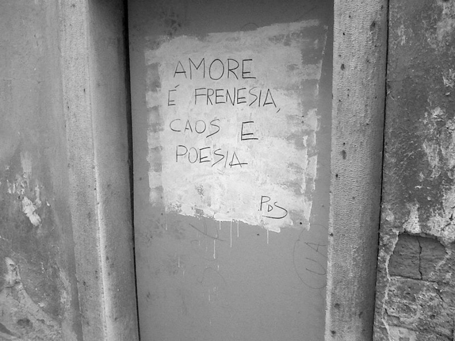 Scritte sui Muri Love is in the air