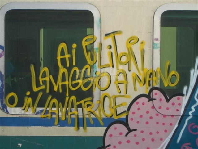 Scritte sui Muri pulito garantito