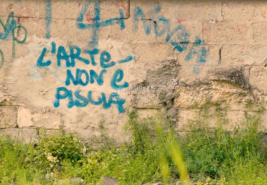 Scritte sui Muri Osservazione attenta