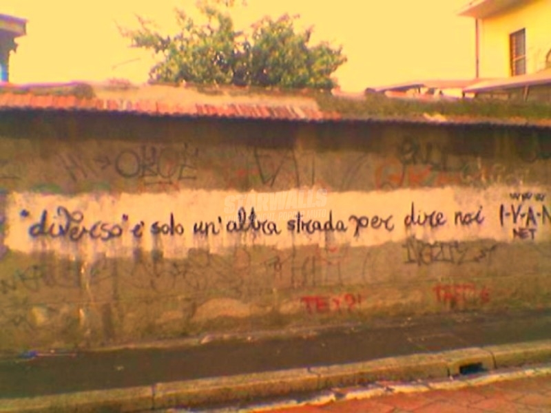 Scritte sui Muri Noi e la strada