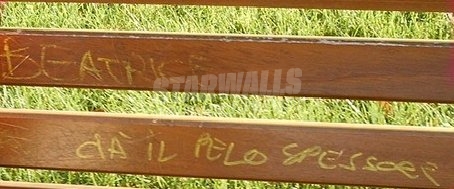 Scritte sui Muri folto è bello