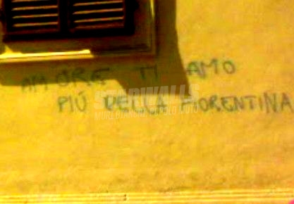 Scritte sui Muri Ultras innamorato