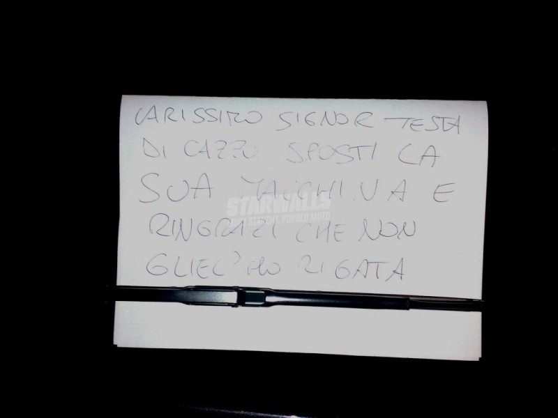 Scritte sui Muri Guidatori agitati