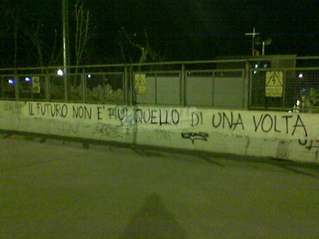 Scritte sui Muri Nulla è come prima