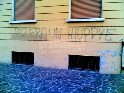 Scritte sui Muri Hippy + Yuppie