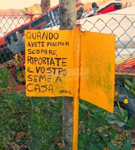 Scritte sui Muri Non dimenticate gli effetti personali ..