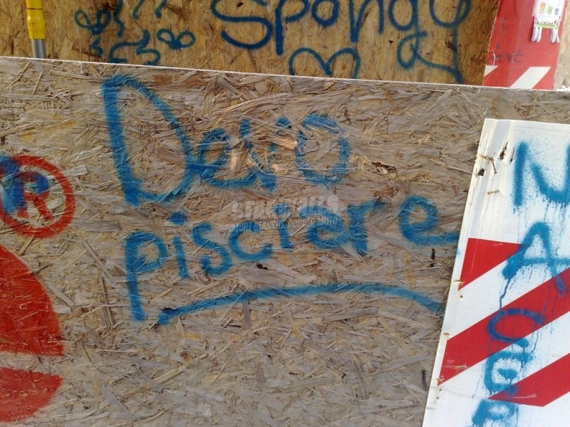 Scritte sui Muri Scappa scappa!