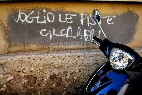 Scritte sui Muri Fatemi pedalare