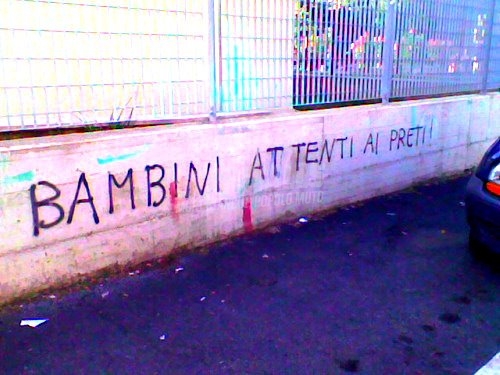 Scritte sui Muri Occhi aperti