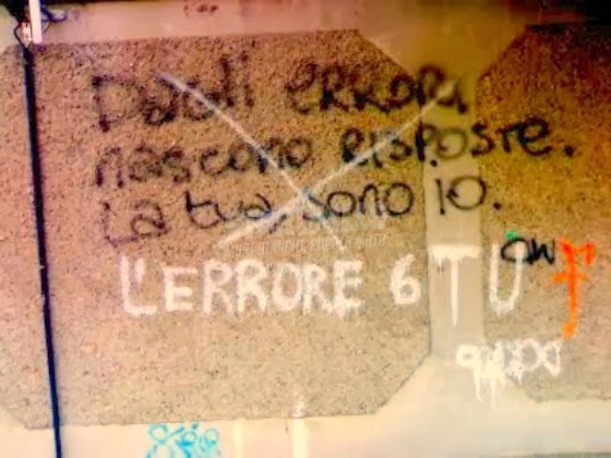 Scritte sui Muri Errare è umano