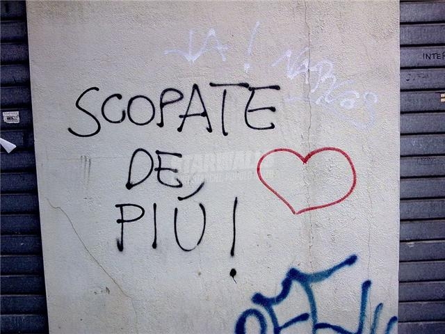 Scritte sui Muri Chattate de meno e ..