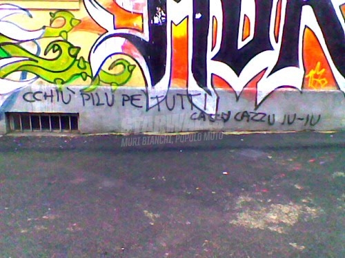 Scritte sui Muri Cetto Laqualunque colpisce ancora