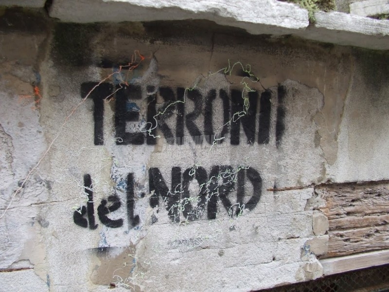 Scritte sui Muri Giù al nord