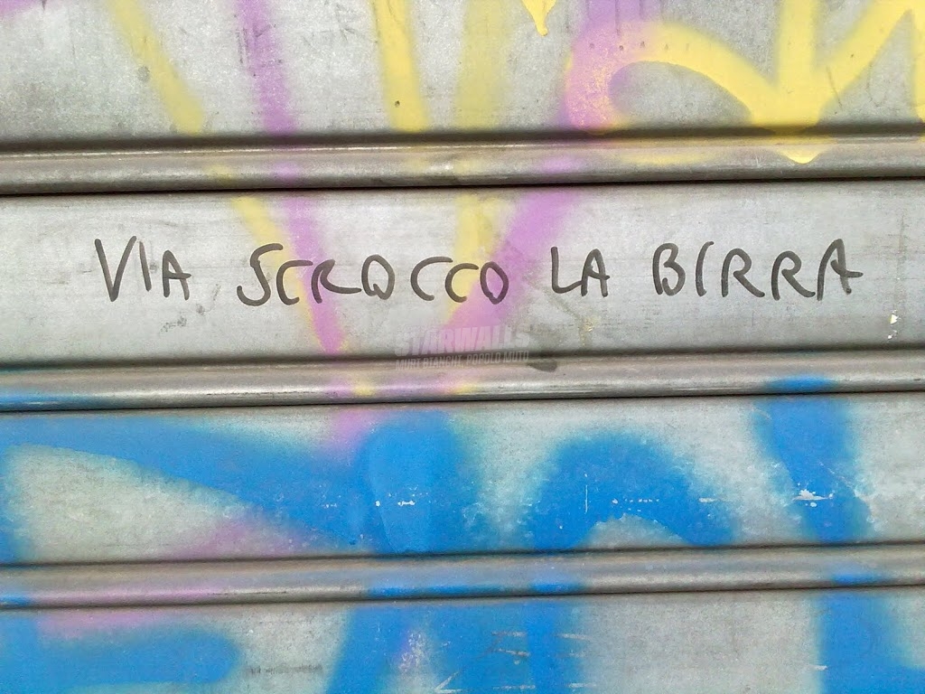 Scritte sui Muri Strade alcoliche