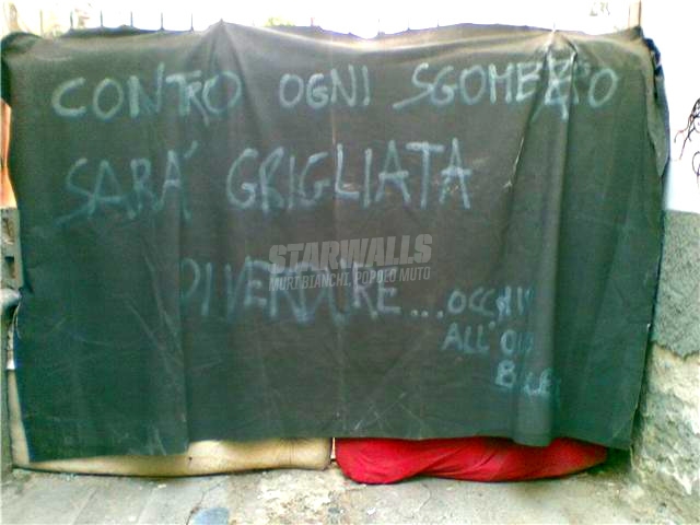 Scritte sui Muri Qui stiamo e qui grigliamo