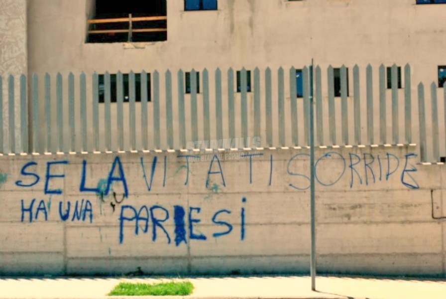 Scritte sui Muri O ti sta prendendo per il c**o