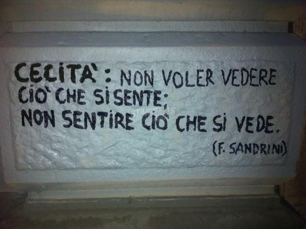 Scritte sui Muri Orecchie da mercante