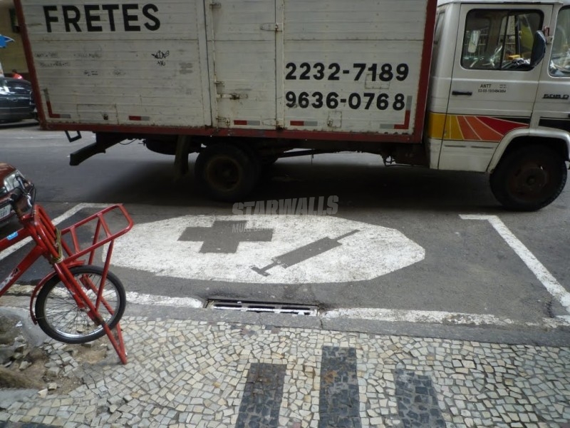 Scritte sui Muri Farmàcia, Barrio Leme