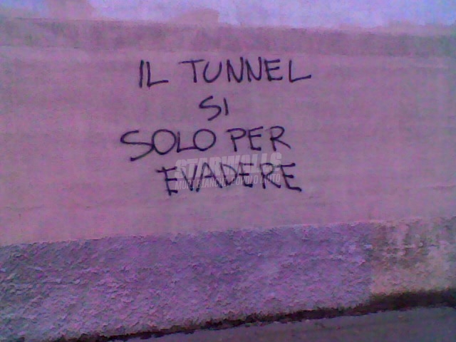 Scritte sui Muri I furbetti del tunnellino