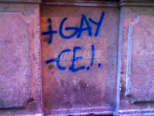 Scritte sui Muri Meglio gay che Opus Dei
