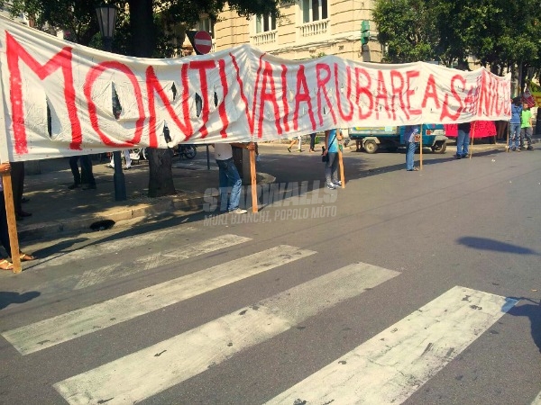 Scritte sui Muri Bari e il governo tecnico 