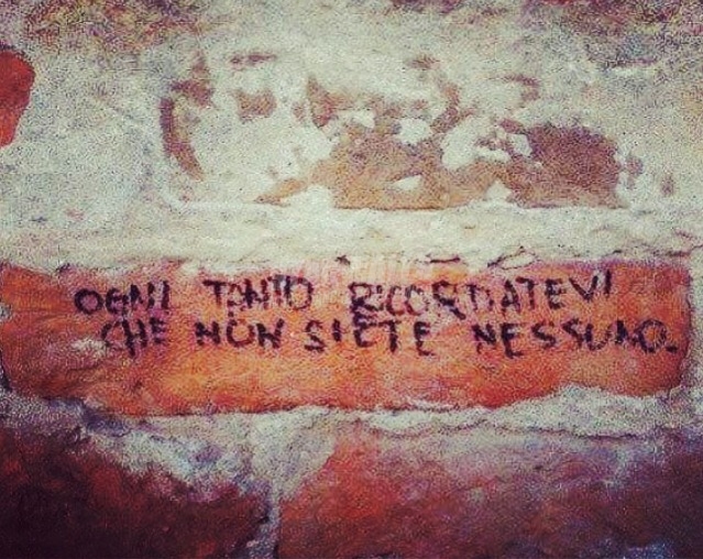 Scritte sui Muri Annotazione