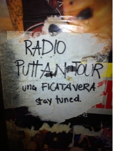 Scritte sui Muri radio ficata vera