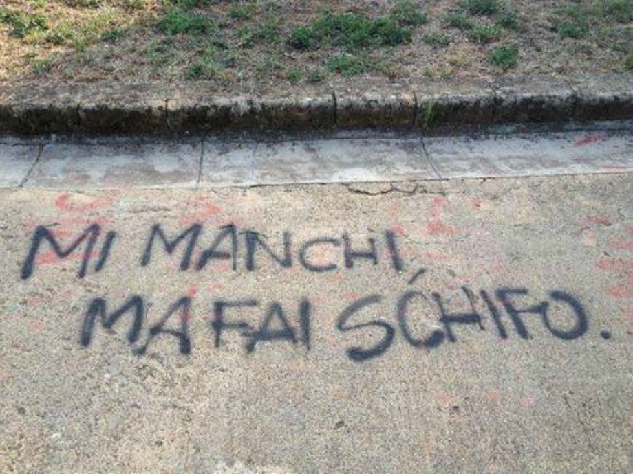 Scritte sui Muri Nostalgia (controversa)