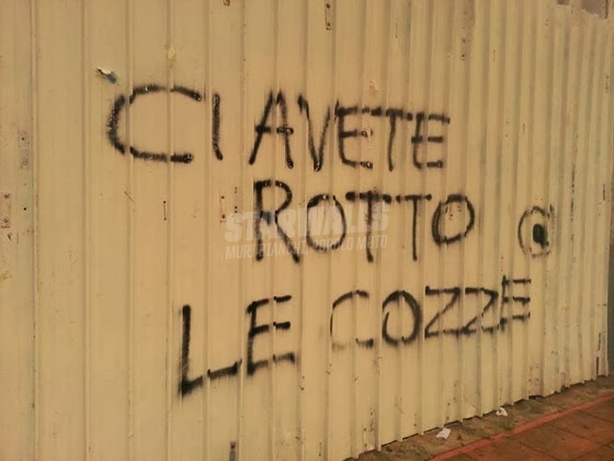 Scritte sui Muri Taranto sfinita