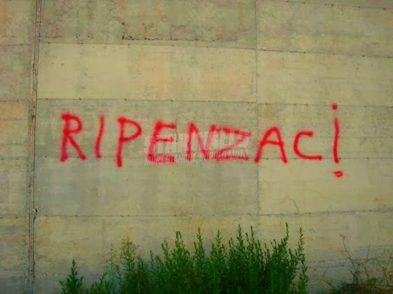 Scritte sui Muri Puoi rivedere la tua posizione?