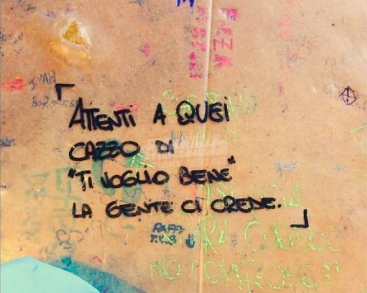 Scritte sui Muri Pesa le parole