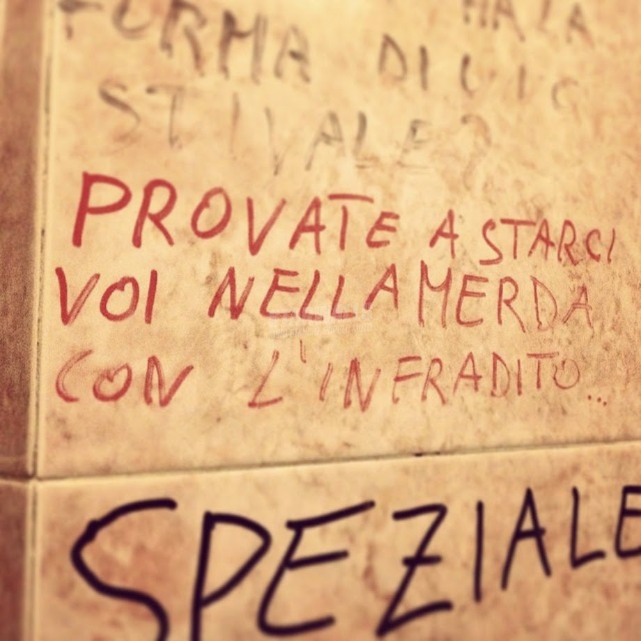 Scritte sui Muri Male attrezzato