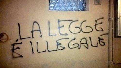 Scritte sui Muri Illegittima