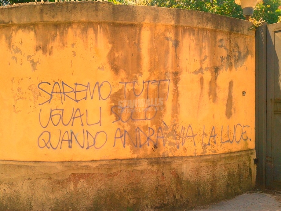 Scritte sui Muri Black out