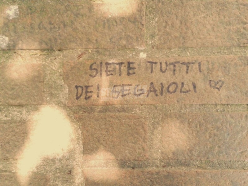 Scritte sui Muri Onanisti