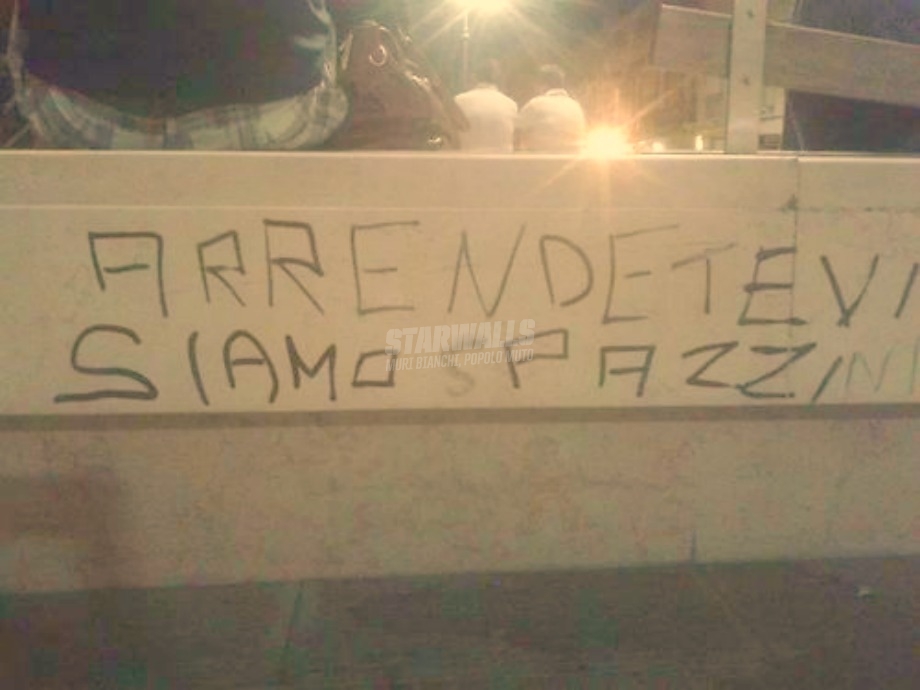 Scritte sui Muri Consegnatevi