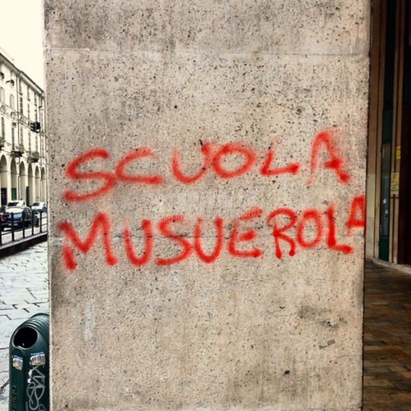 Scritte sui Muri Mordacchia