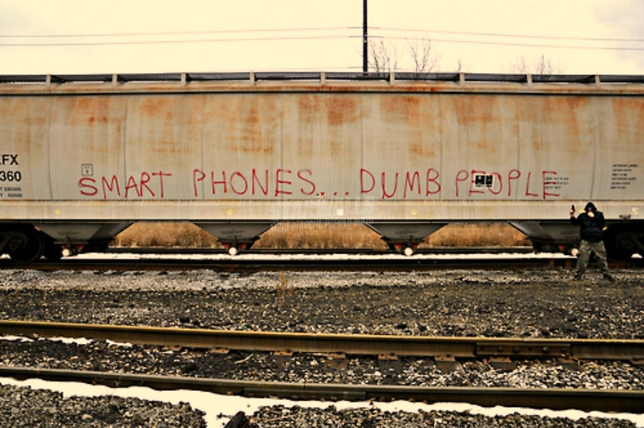 Scritte sui Muri Turn off your smartphone