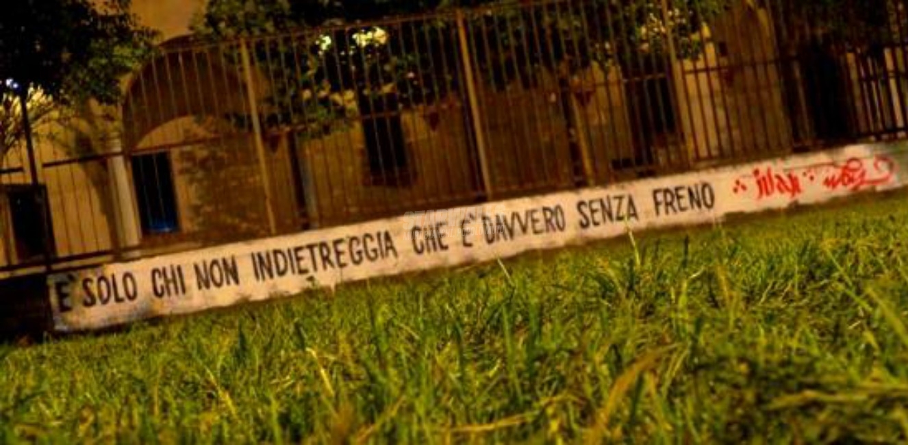 Scritte sui Muri Se fate un passo avanti, guardatevi le spalle