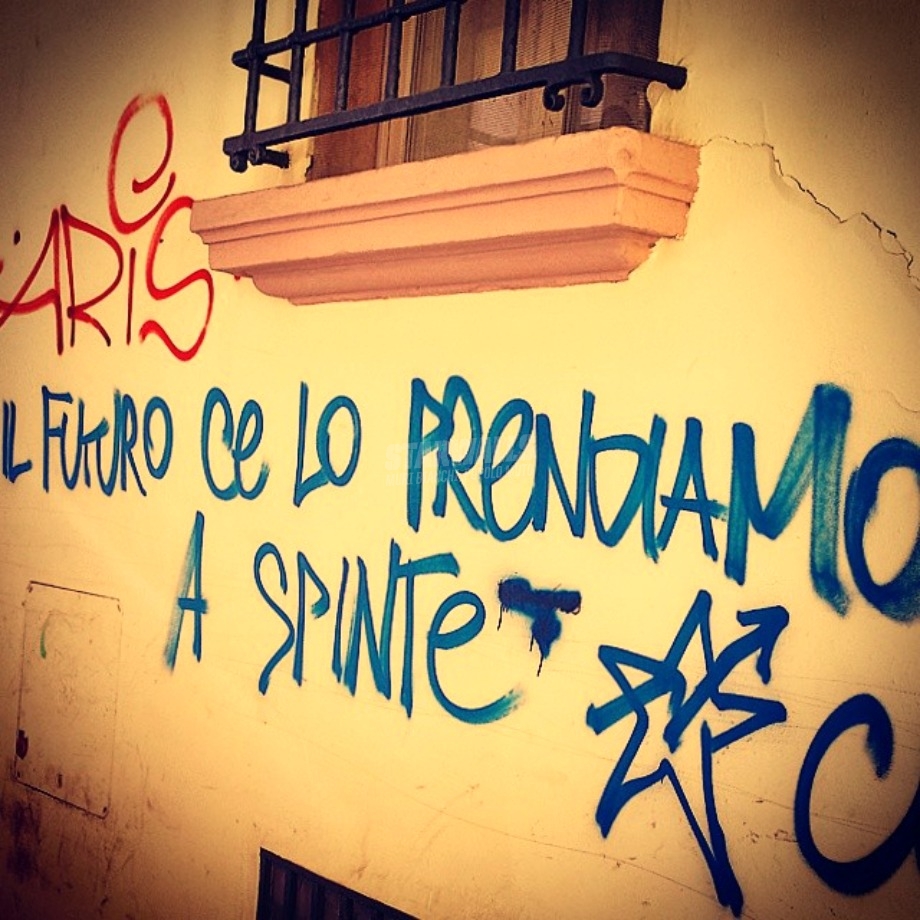 Scritte sui Muri Bologna agitata