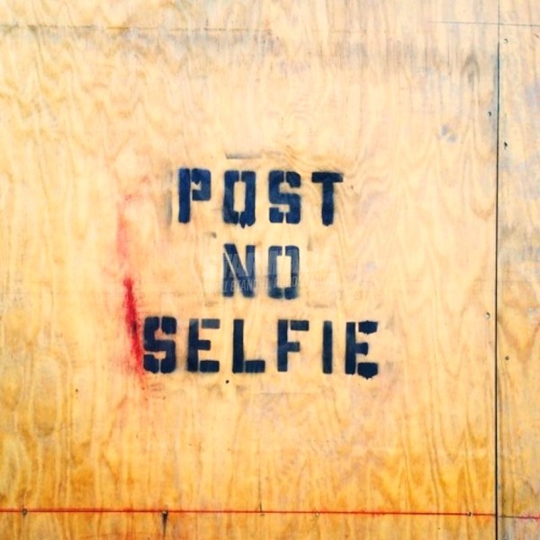 Scritte sui Muri Say No to Selfies