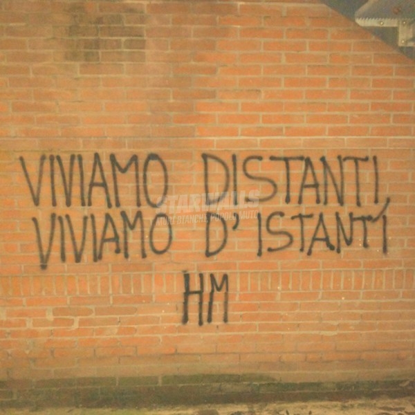 Scritte sui Muri Viviamo