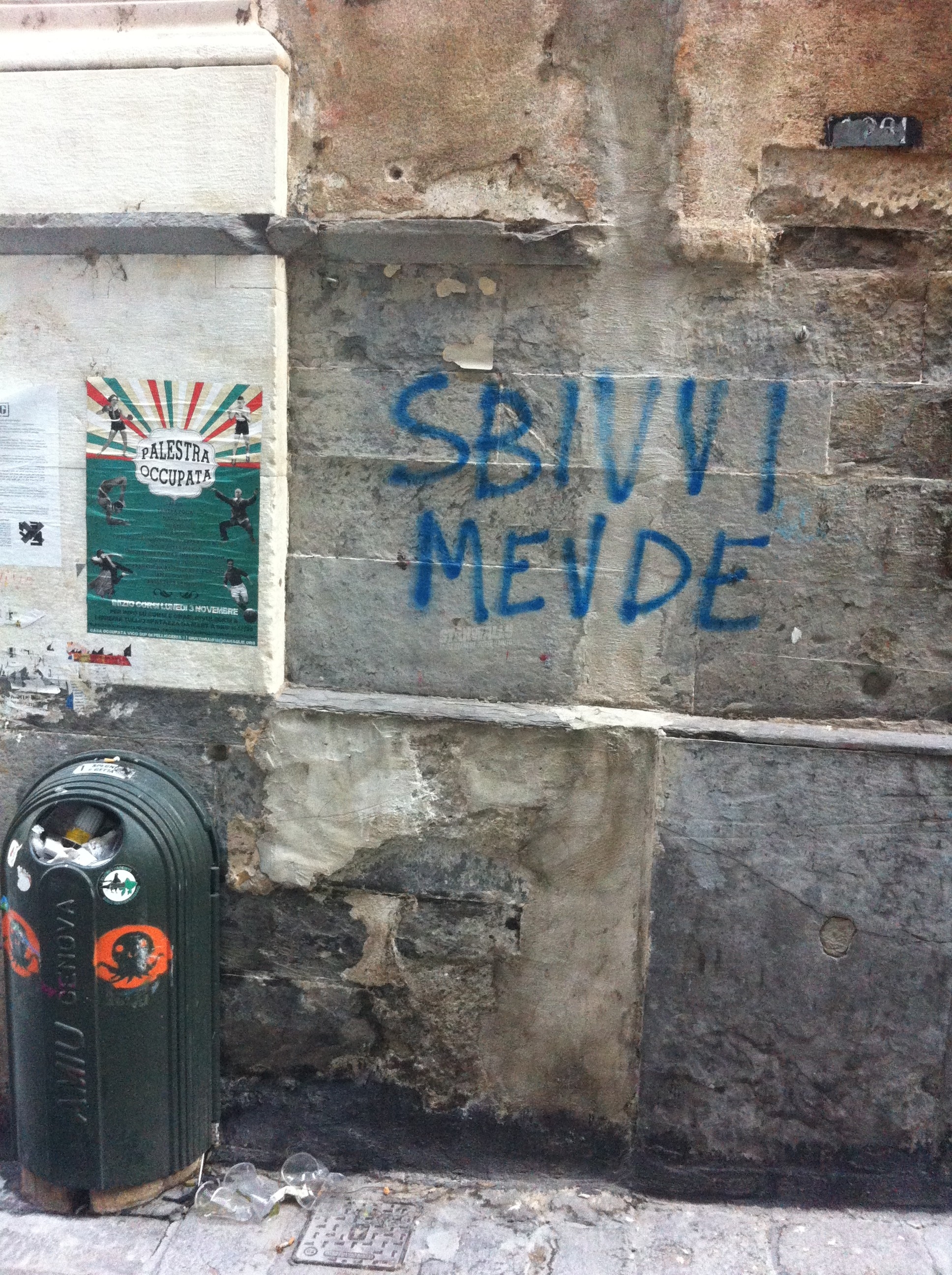 Scritte sui Muri Erre moscia e sovversiva