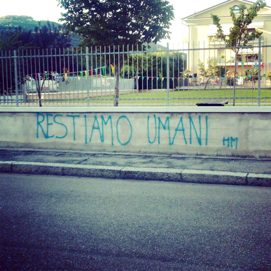 Scritte sui Muri Stay Human