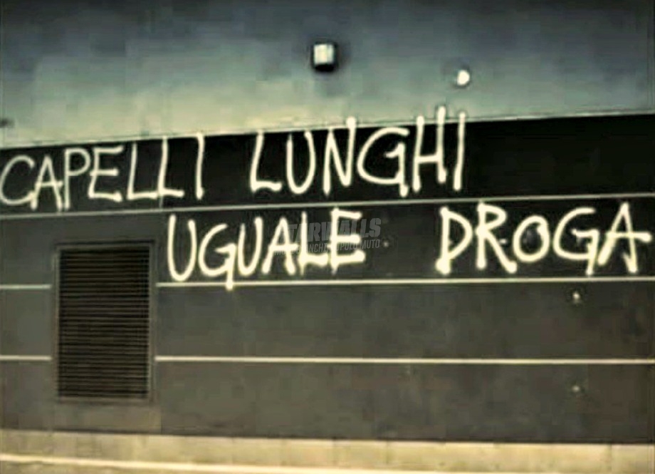 Scritte sui Muri Operazione Blue Moon