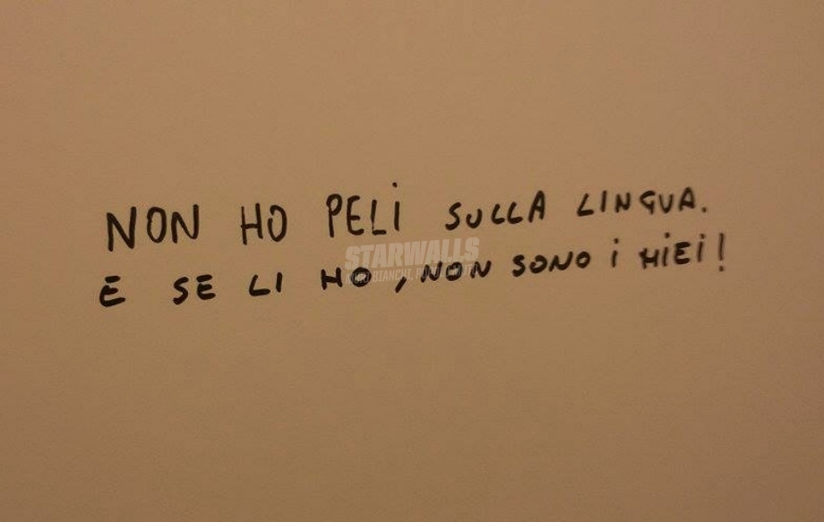 Scritte sui Muri Lingua agitata