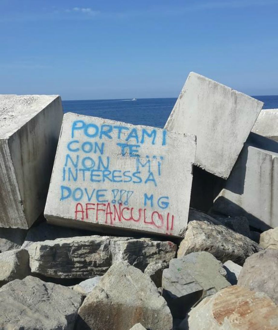 Scritte sui Muri Portami via