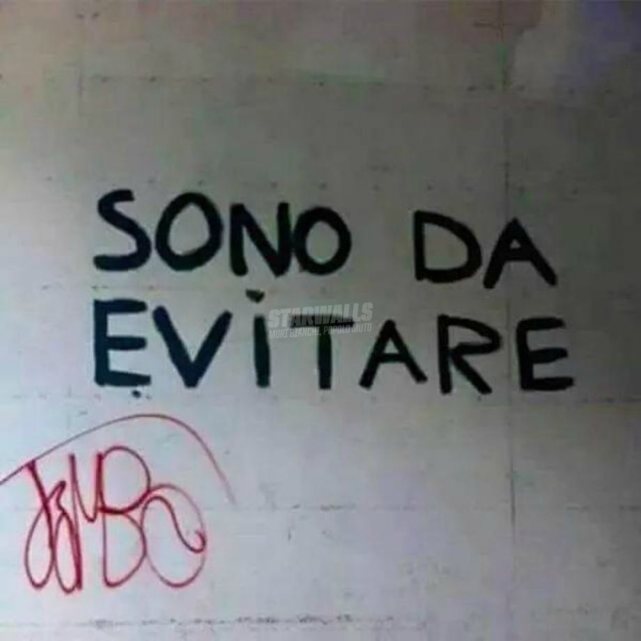 Scritte sui Muri Scansatevi