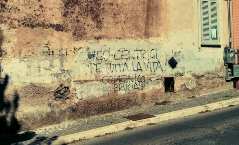 Scritte sui Muri Geocentrici