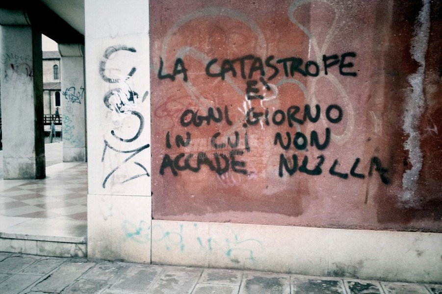 Scritte sui Muri Tragedia quotidiana